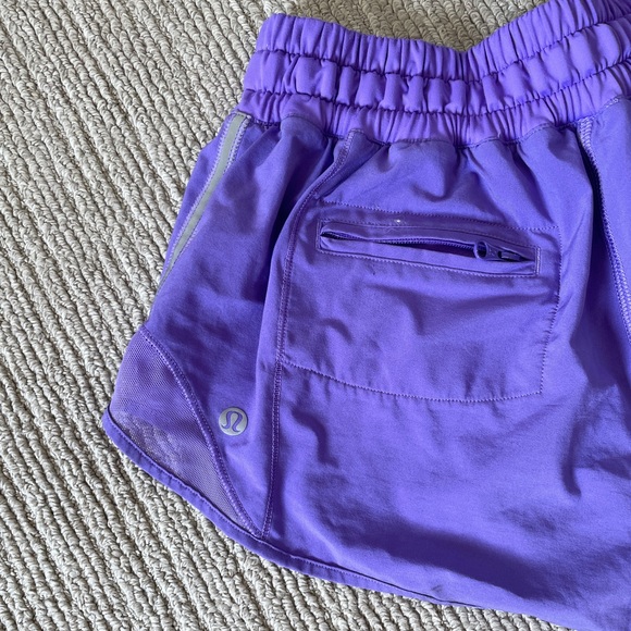 Lulu lemon shorts - Picture 2 of 2